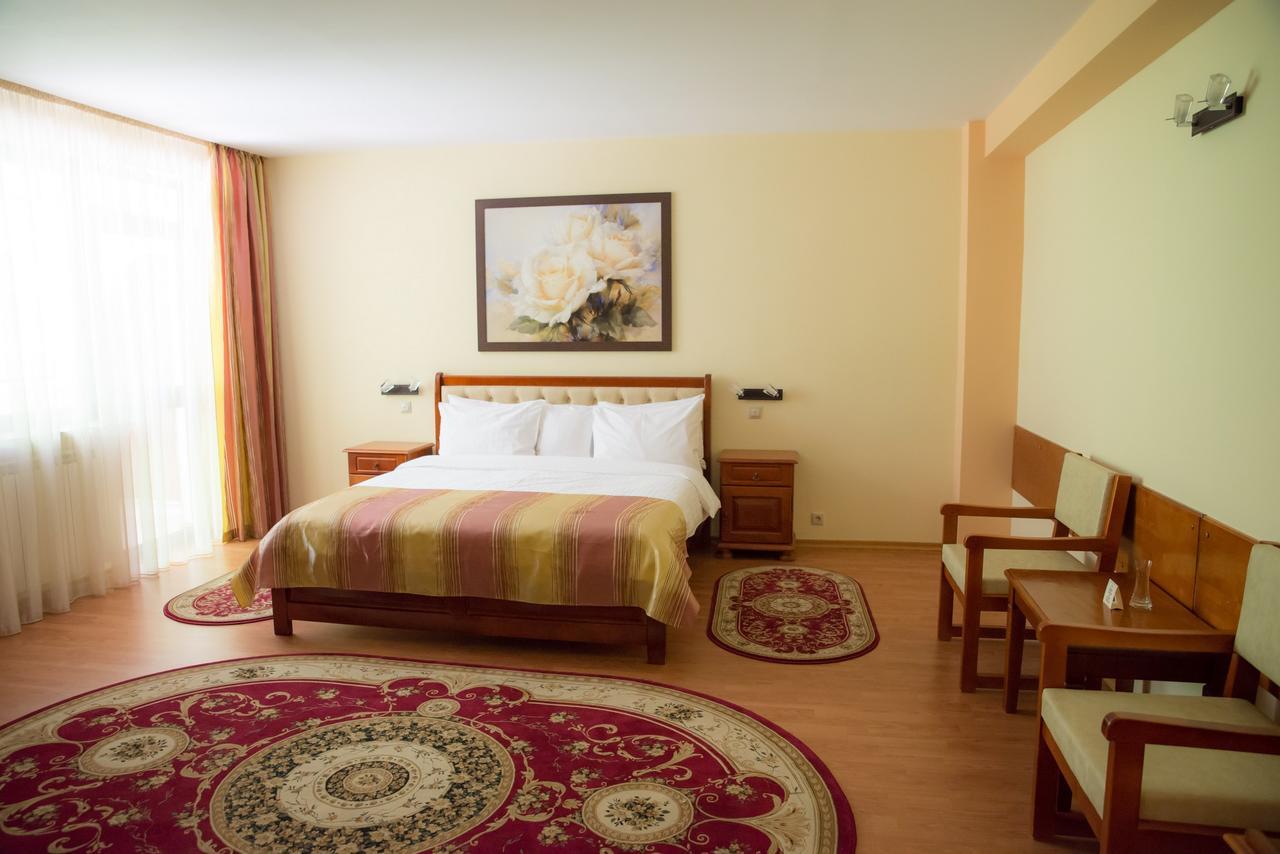 Hotel Nemira Slănic-Moldova Εξωτερικό φωτογραφία